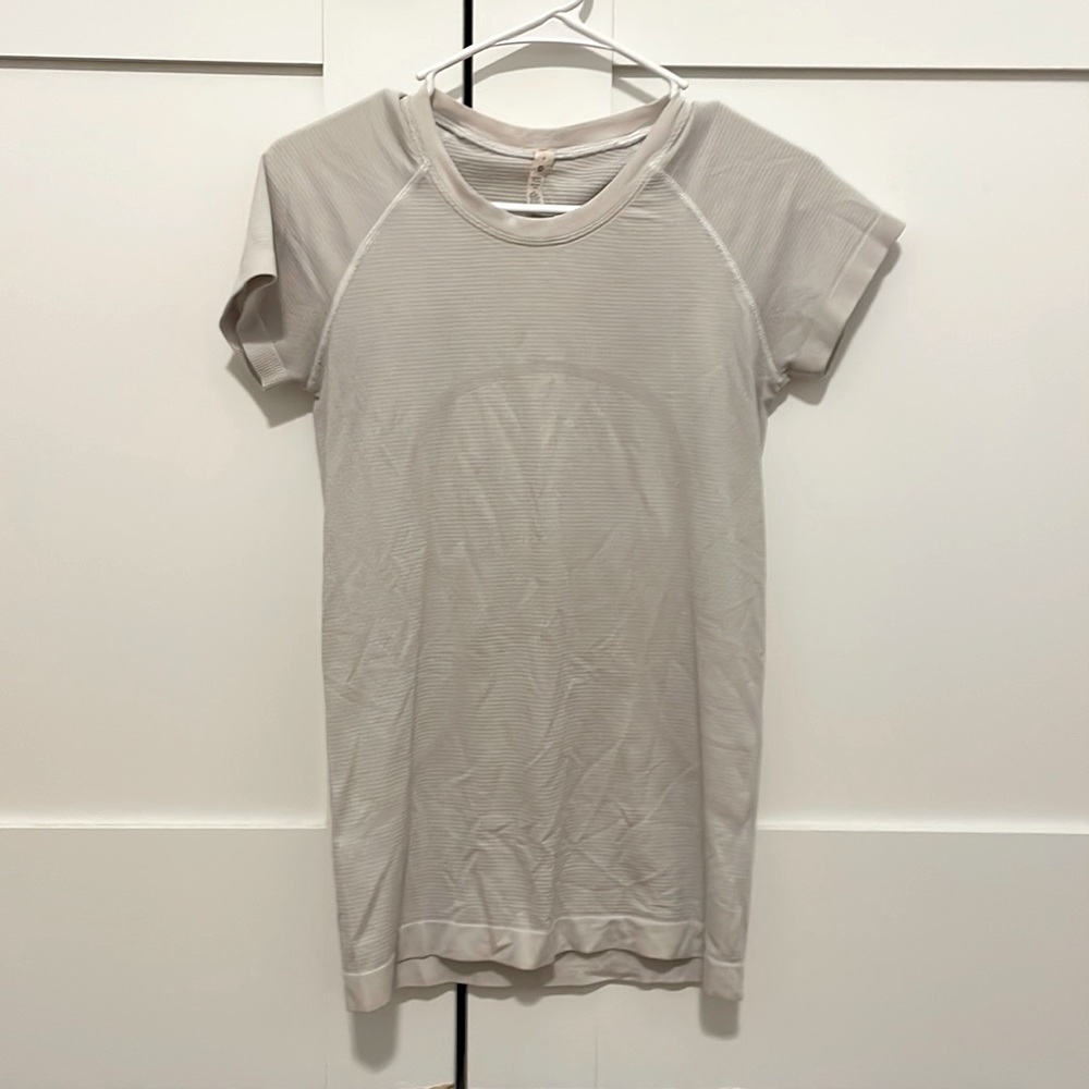White Lululemon swiftly tech